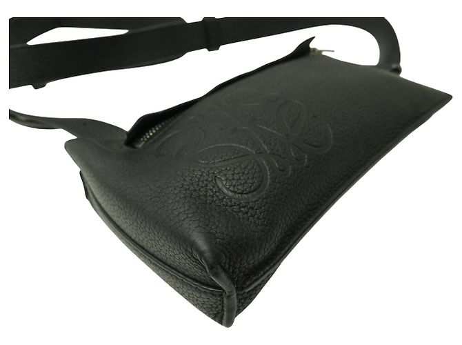LOEWE T POCKET VERTIKALE CLUTCH-TASCHE AUS SCHWARZEM GRAINED-LEDER - Ansicht 3