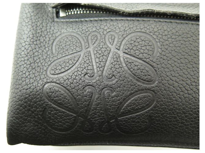 LOEWE T POCKET VERTIKALE CLUTCH-TASCHE AUS SCHWARZEM GRAINED-LEDER - Ansicht 7