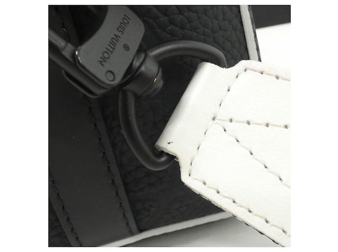 Borsa a Spalla Keepall City LVxFIFA di Louis Vuitton Nero - vista 6