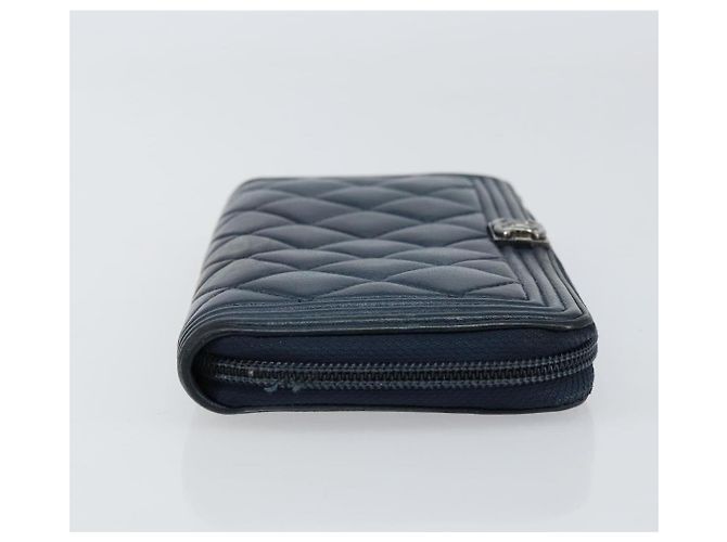 Cartera Chanel Boy de piel de cordero acolchada Azul marino - vista 3