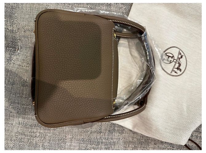Hermès Mini Lindy II Pelle Taupe Oro Beige - vista 11