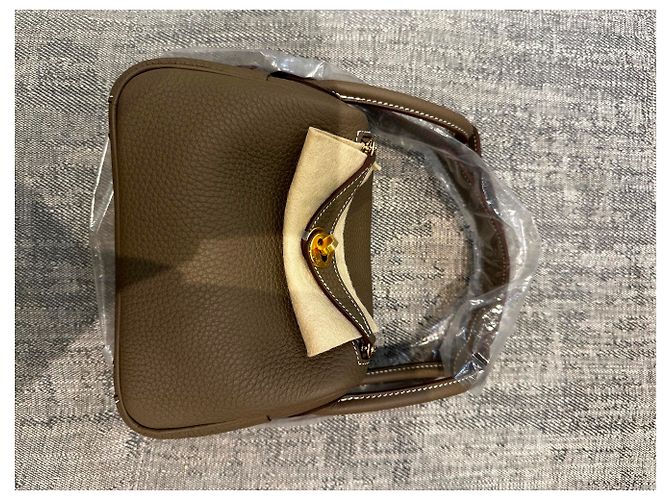 Hermès Mini Lindy II Pelle Taupe Oro Beige - vista 12