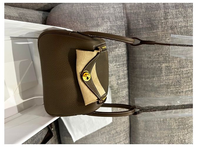Hermès Mini Lindy II Pelle Taupe Oro Beige - vista 14