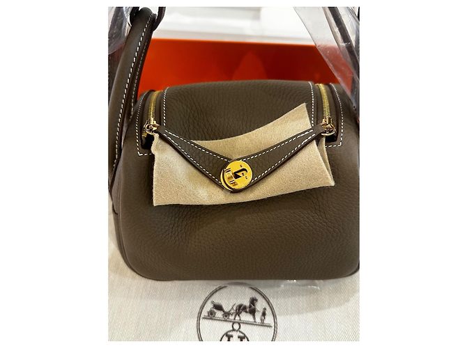 Hermès Mini Lindy II Pelle Taupe Oro Beige - vista 3