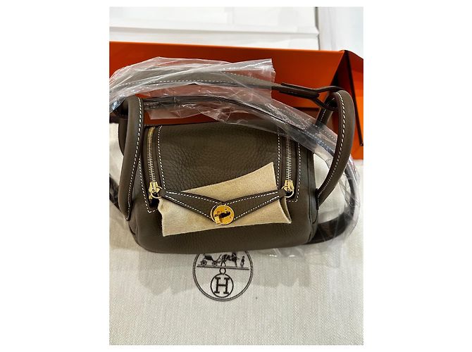 Hermès Mini Lindy II Pelle Taupe Oro Beige - vista 4