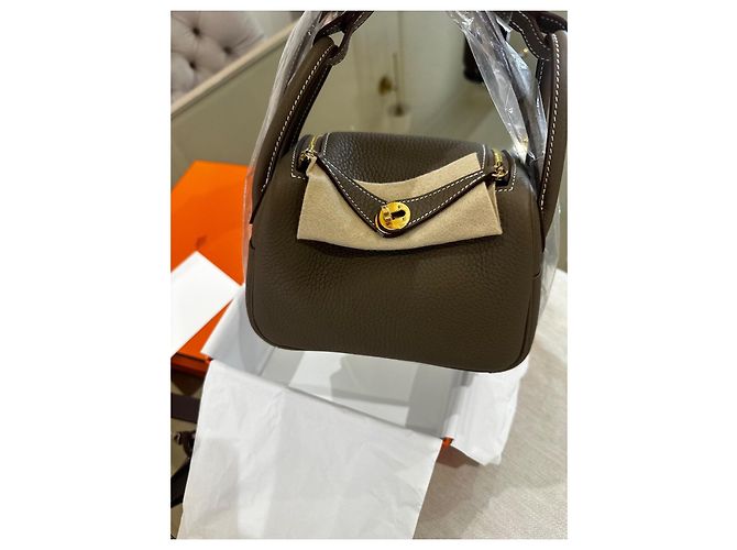 Hermès Mini Lindy II Pelle Taupe Oro Beige - vista 9