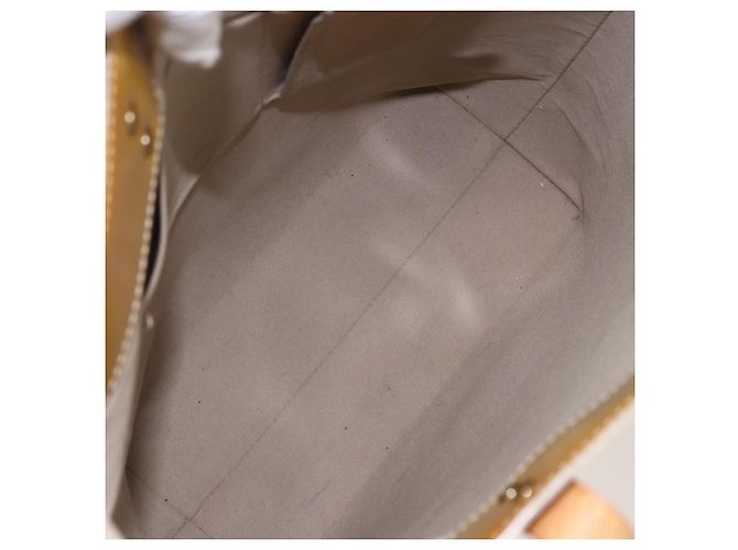 Borsa Reade Monogram Vernis MM Louis Vuitton Beige - vista 5
