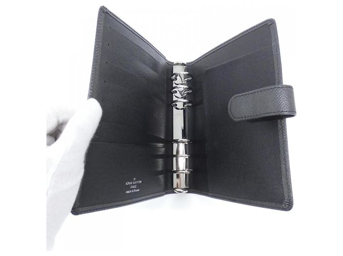 Louis Vuitton Taiga Agenda MM Organizer Grey - view 4
