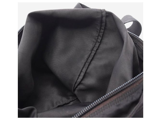 Prada Schultertasche aus schwarzem Re-Nylon - Ansicht 5