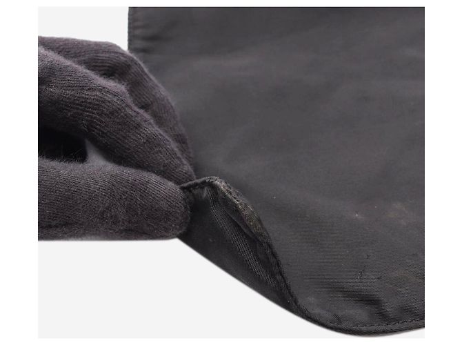 Prada Schultertasche aus schwarzem Re-Nylon - Ansicht 9