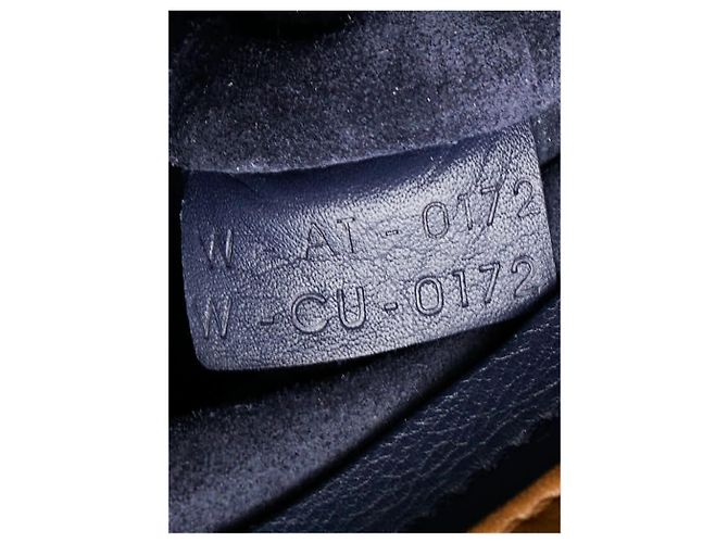 Céline Borsa 2 in 1 in pelle e suede blu navy e beige Trapeze - vista 8