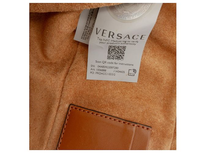 Belt bag in pelle marrone con firma V Greca di Versace - vista 6