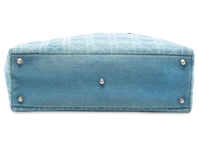 Dior Blu Grande Borsa in Denim Cannage con Manici in Acrilico Lady Dior Blu chiaro - vista 3