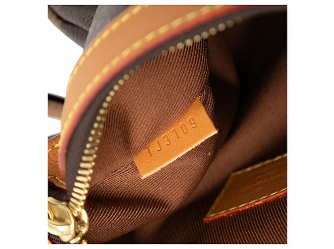Borsa Messenger PM Saumur Monogramma Marrone Louis Vuitton - vista 6