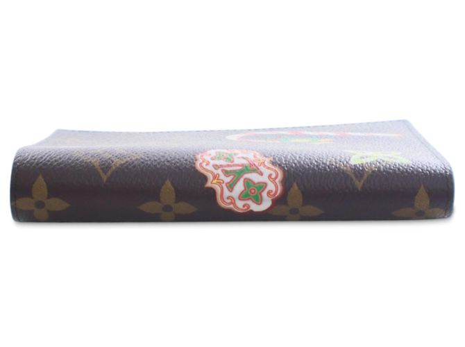 Copri-passaporto Louis Vuitton Monogram Marrone Vivienne Candy Factory - vista 5