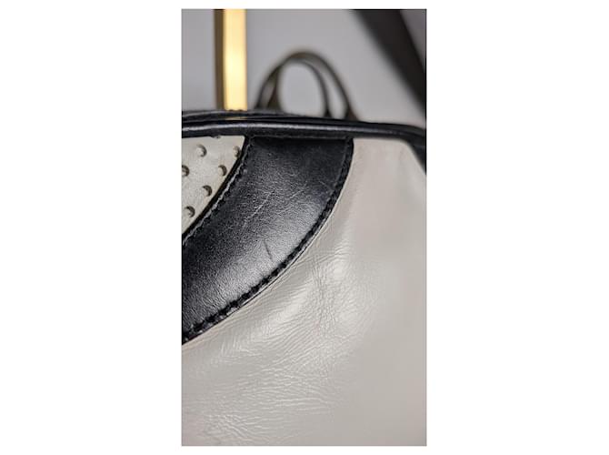 Borsa Prada Bowling in pelle bianca e nera Bianco - vista 9