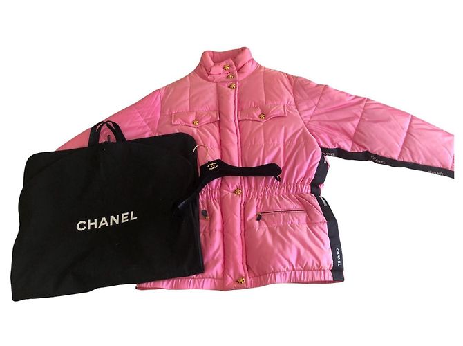 Chaqueta de Plumas Chanel de Seda Rosa, Botones Gripoix O/I 1996-1997 (Rihanna) - vista 11