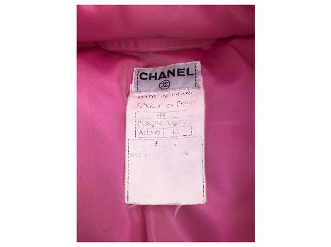 Chaqueta de Plumas Chanel de Seda Rosa, Botones Gripoix O/I 1996-1997 (Rihanna) - vista 13