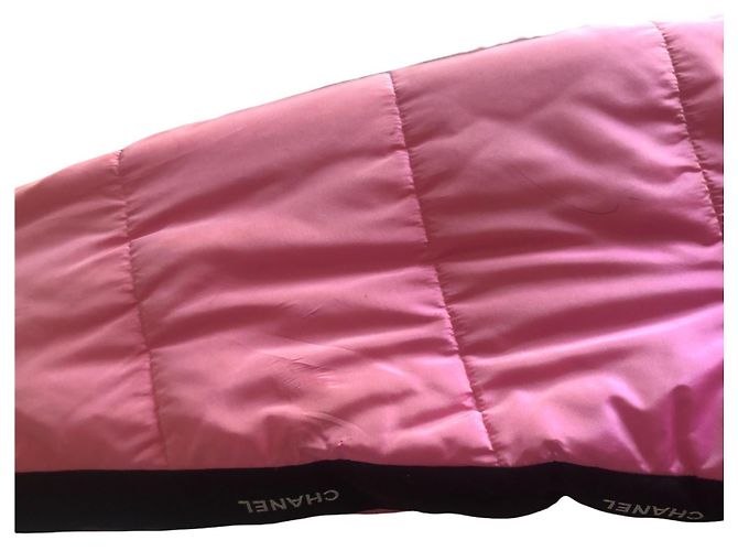 Chaqueta de Plumas Chanel de Seda Rosa, Botones Gripoix O/I 1996-1997 (Rihanna) - vista 19