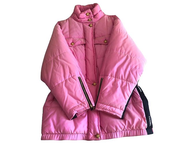Chaqueta de Plumas Chanel de Seda Rosa, Botones Gripoix O/I 1996-1997 (Rihanna) - vista 4