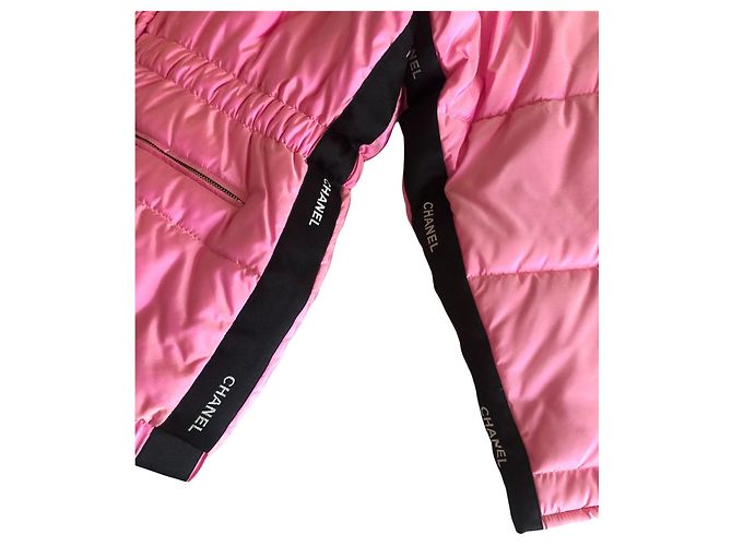Chaqueta de Plumas Chanel de Seda Rosa, Botones Gripoix O/I 1996-1997 (Rihanna) - vista 5