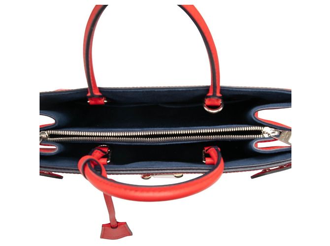 Borsa Tote Epi Twist di Louis Vuitton Rosso Blu navy - vista 4