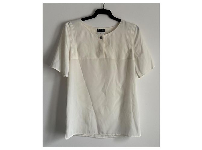 Blusa Chanel beige con detalle de magnolia - vista 2