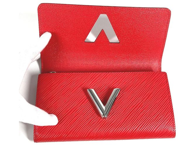 Cartera Larga Twist Epi Louis Vuitton Roja - vista 6
