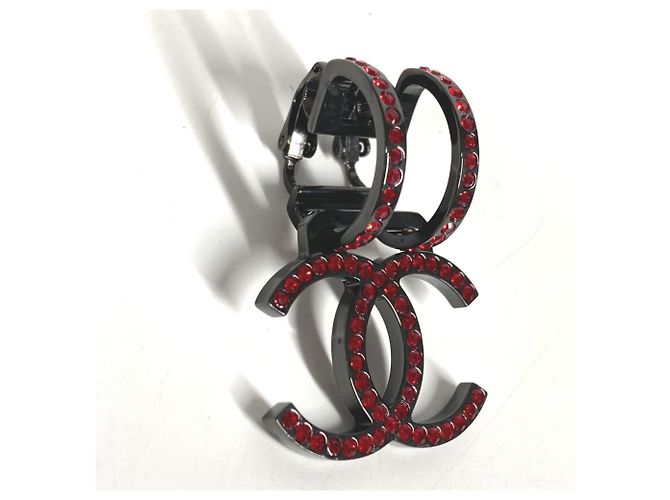 Orecchini in cristallo Coco Mark Swing di Chanel B17S con strass Nero Rosso - vista 2