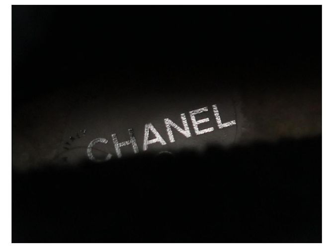 Stivaletti Foderati in Pelliccia con Dettaglio a Catena Chanel Nero - vista 7