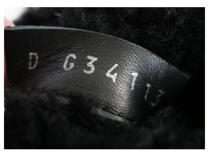 Stivaletti Foderati in Pelliccia con Dettaglio a Catena Chanel Nero - vista 8