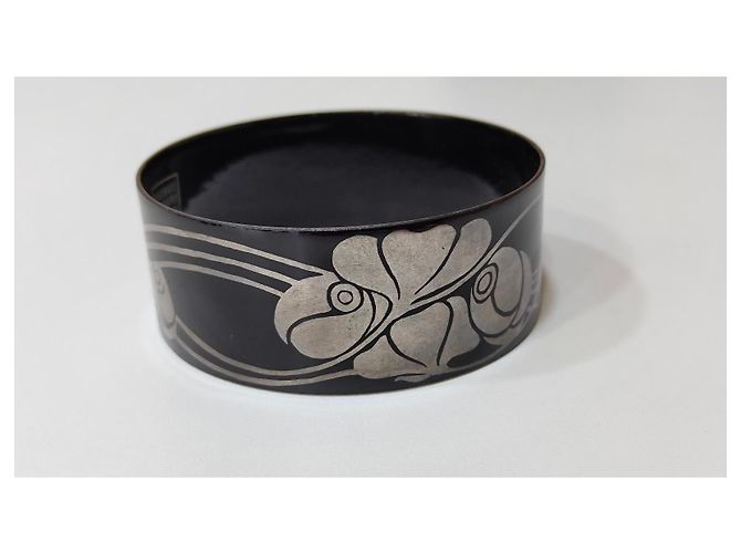 Bracciale rigido Michaela Frey in metallo ed email nero floreale - vista 7