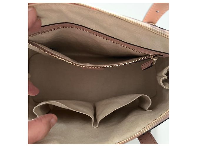 Microguccissima Dôme aus beigem Lackleder - Ansicht 15