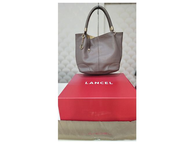 French Flair Borsa a secchiello Lancel in pelle grana taupe - vista 2