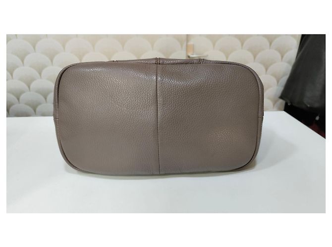 French Flair Borsa a secchiello Lancel in pelle grana taupe - vista 3