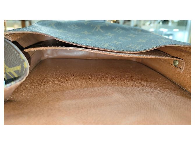 Louis Vuitton Cartouchière Monogram Tela Marrone - vista 10
