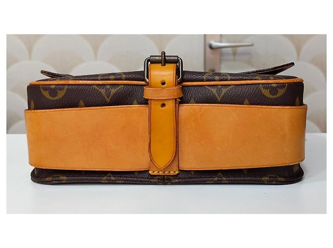 Louis Vuitton Cartouchière Monogram Tela Marrone - vista 3