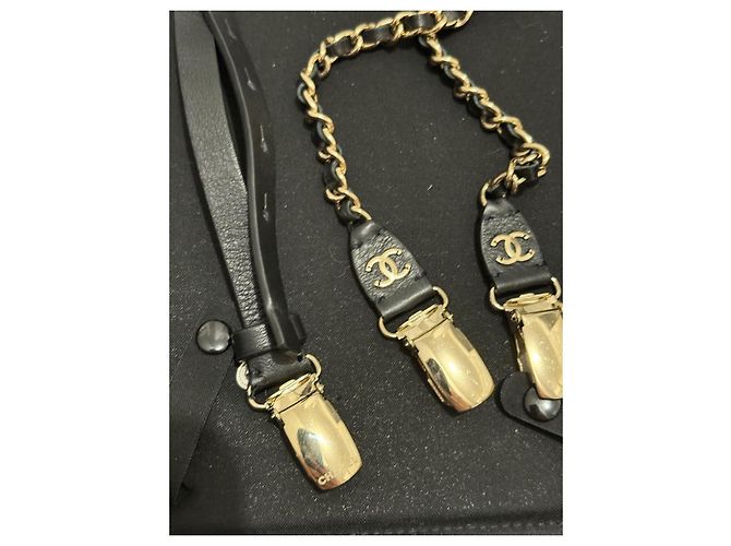 Chanel Hosenträger aus schwarzem Leder und Silbermetall Größe M - Ansicht 4