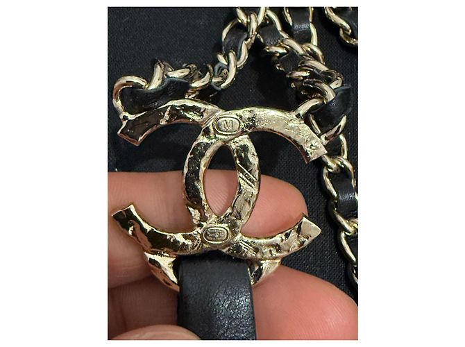 Chanel Hosenträger aus schwarzem Leder und Silbermetall Größe M - Ansicht 7