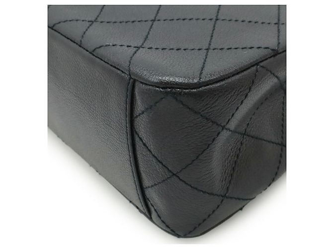 Borsa a Spalla Matelassé 2.55 di Chanel Nero - vista 4