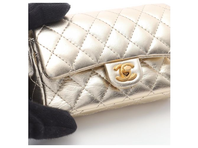 Charm della borsa classica Matelassé di Chanel D'oro Crudo - vista 6