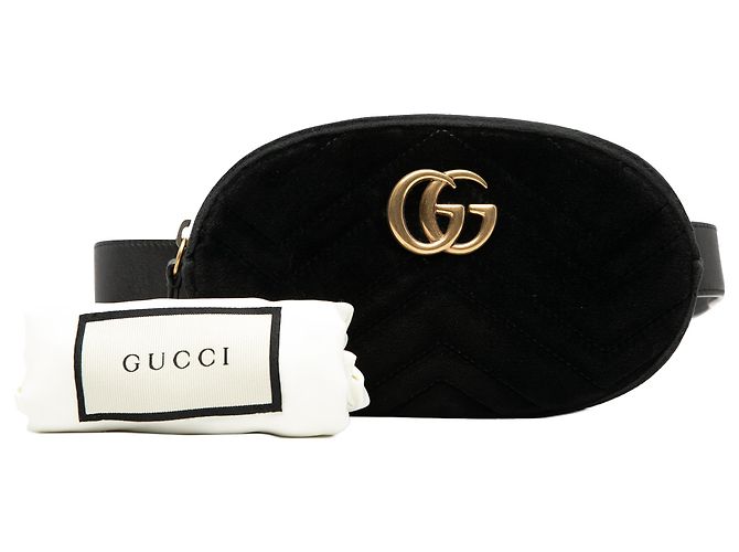 Belt bag in velluto matelassé GG Marmont nero di Gucci - vista 8