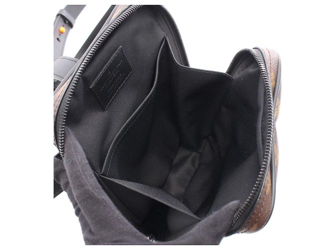 Sac utilitaire Louis Vuitton / Sac de taille Marron Noir - vue 3