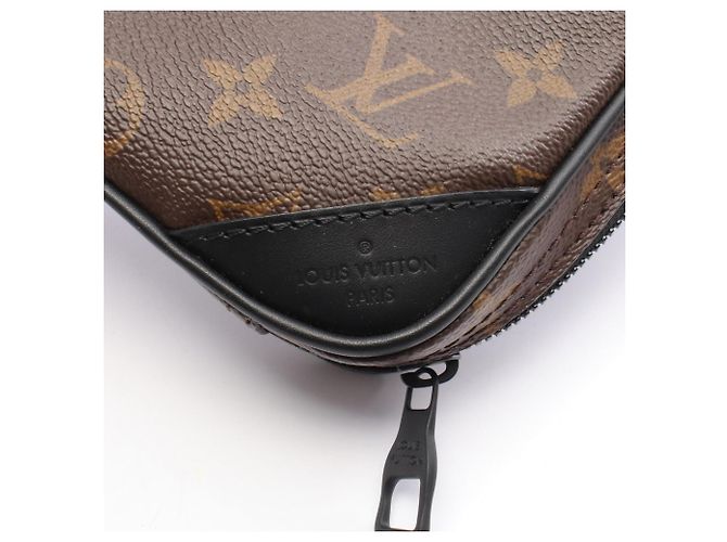 Sac utilitaire Louis Vuitton / Sac de taille Marron Noir - vue 6