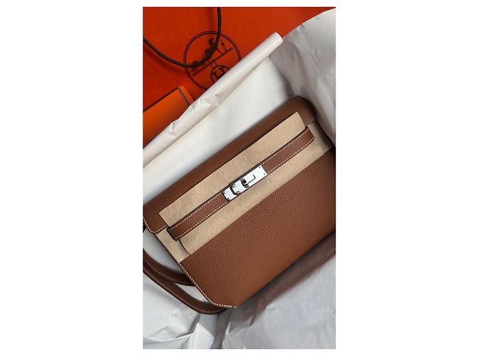 Hermès Kelly Depache 25 Pelle Togo Oro Marrone - vista 4