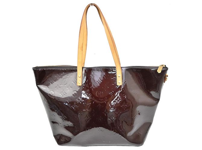 Borsa Bellevue Monogram Vernis GM di Louis Vuitton Bordò - vista 2
