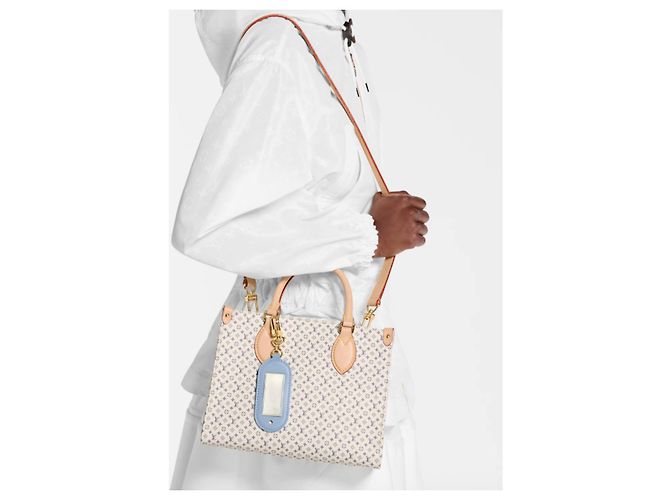 Onthego LOUIS VUITTON Cabas ON THE GO PM
Zustand: Fast neu
M15138 Beige - Ansicht 13