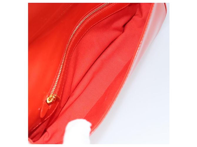 Clutch Sobe in vernice Louis Vuitton Arancione - vista 5