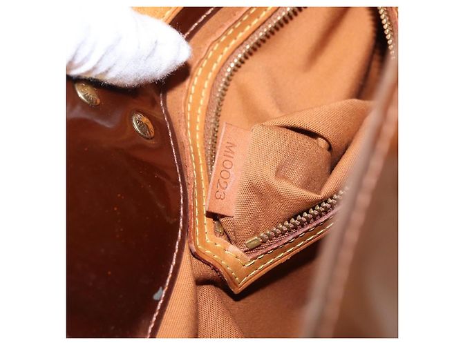 Borsa Reade Monogram Vernis PM di Louis Vuitton Marrone - vista 7