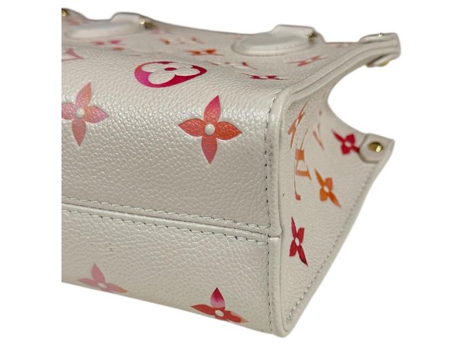 Borsa a Spalla On the Go BB Sunrise Aquarelle di Louis Vuitton Rosa Bianco Arancione - vista 7